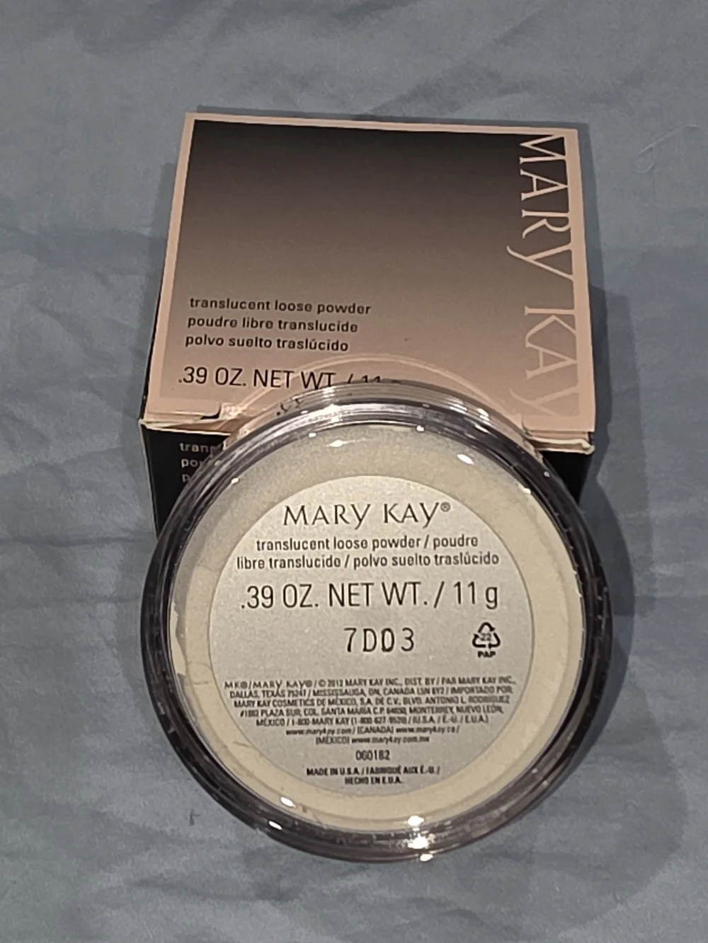 Mary Kay Translucent Loose Powder - Light Beige NEW